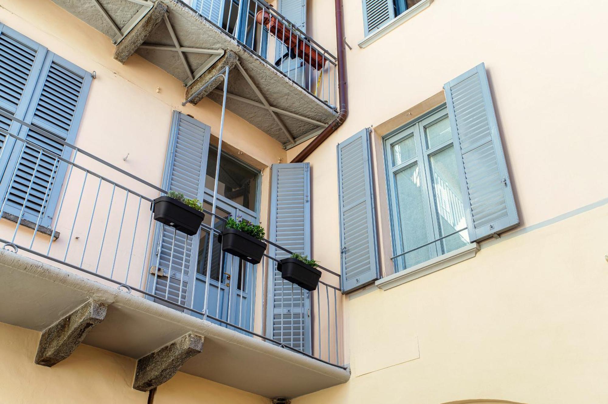 Vittorio Emanuele Apartment - Downtown โกโม ภายนอก รูปภาพ