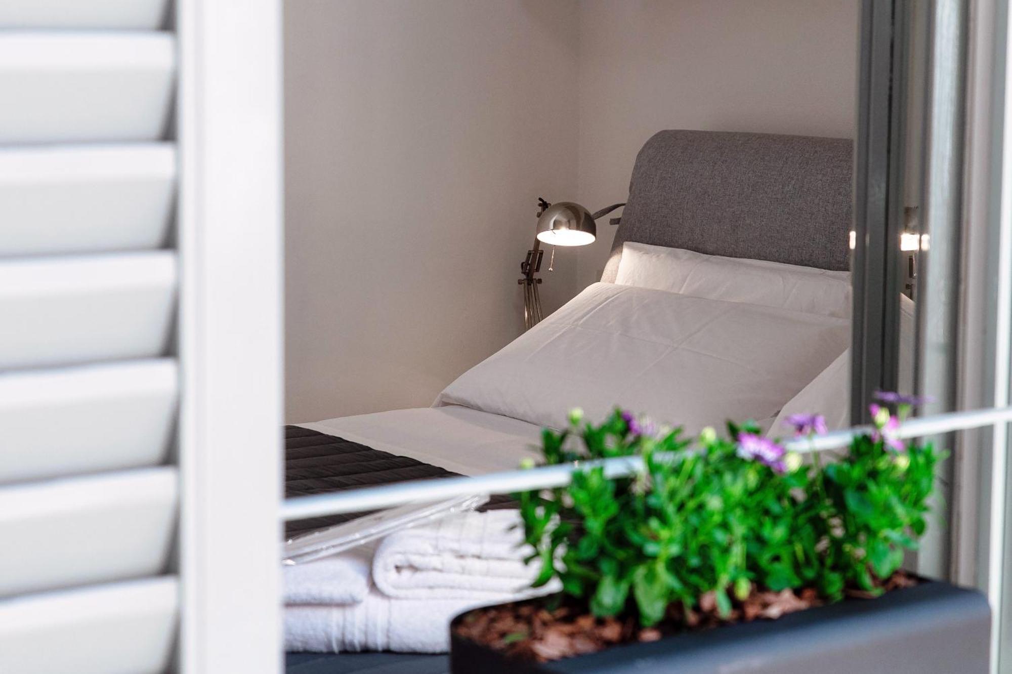 Vittorio Emanuele Apartment - Downtown โกโม ภายนอก รูปภาพ