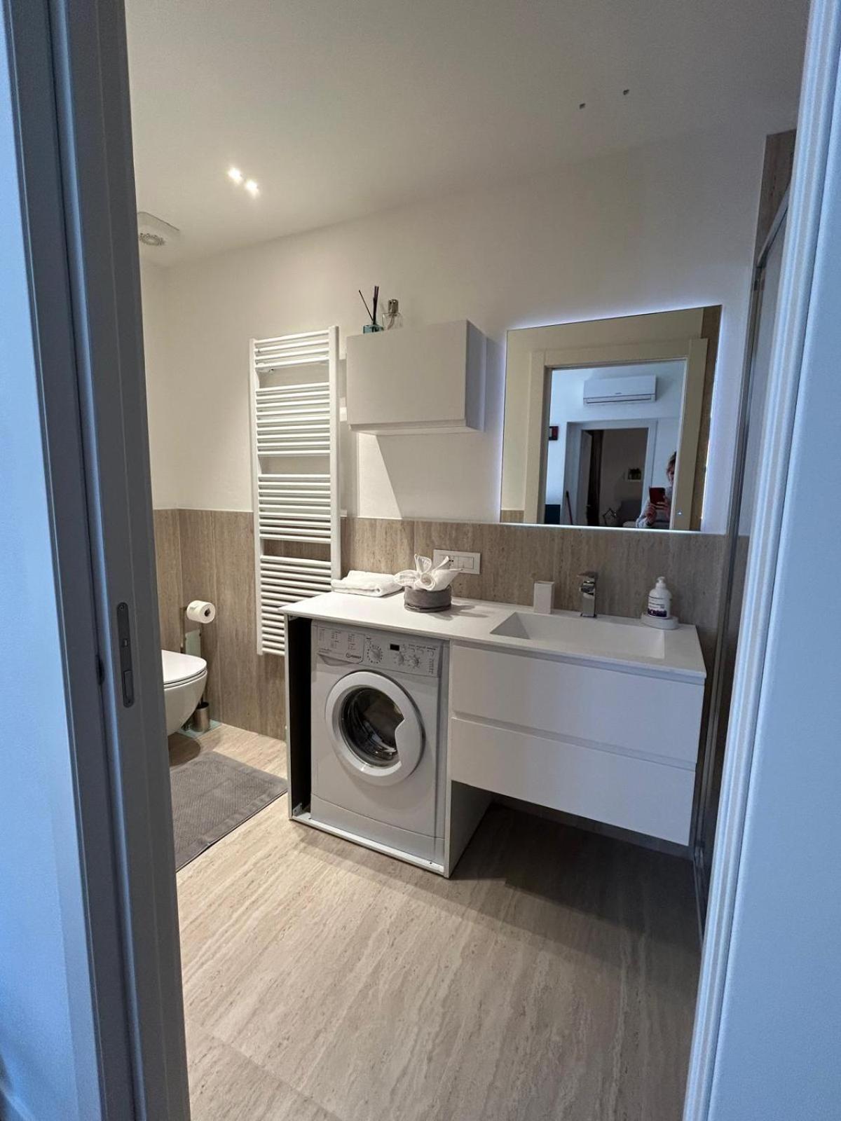 Vittorio Emanuele Apartment - Downtown โกโม ภายนอก รูปภาพ